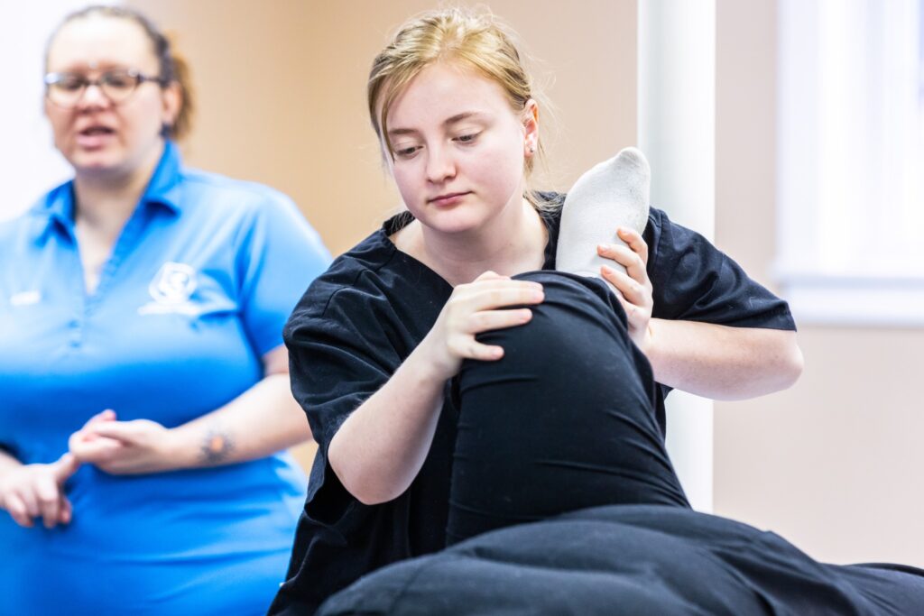 It was another busy morning for Class 67, as Instructor Amber Nichols guided the students through a presentation and palpation session on the muscles of the glutes! Quarter 3 of the program is flying ...